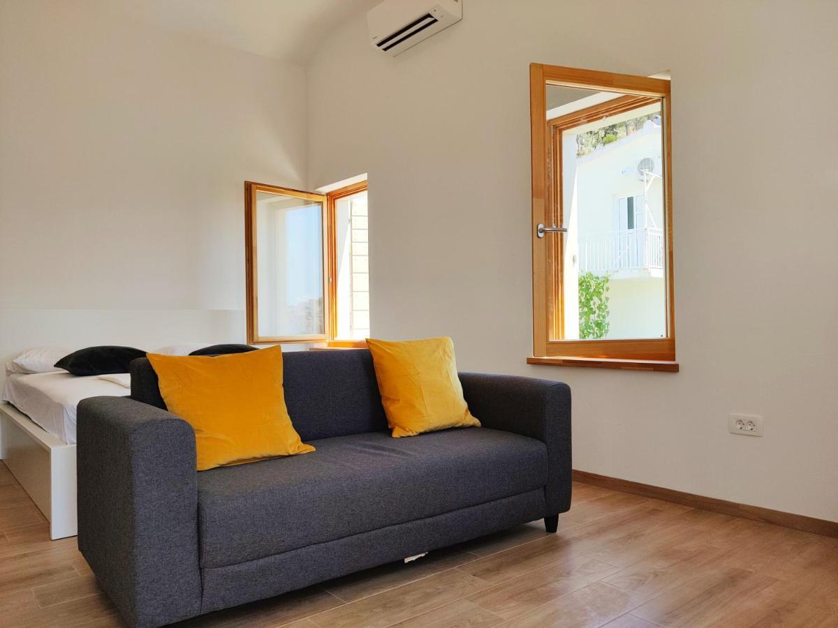 Brand New Apt W Balcony & Perfect Seaview At Center Hvar Town Bagian luar foto