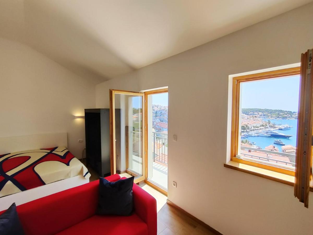 Brand New Apt W Balcony & Perfect Seaview At Center Hvar Town Bagian luar foto
