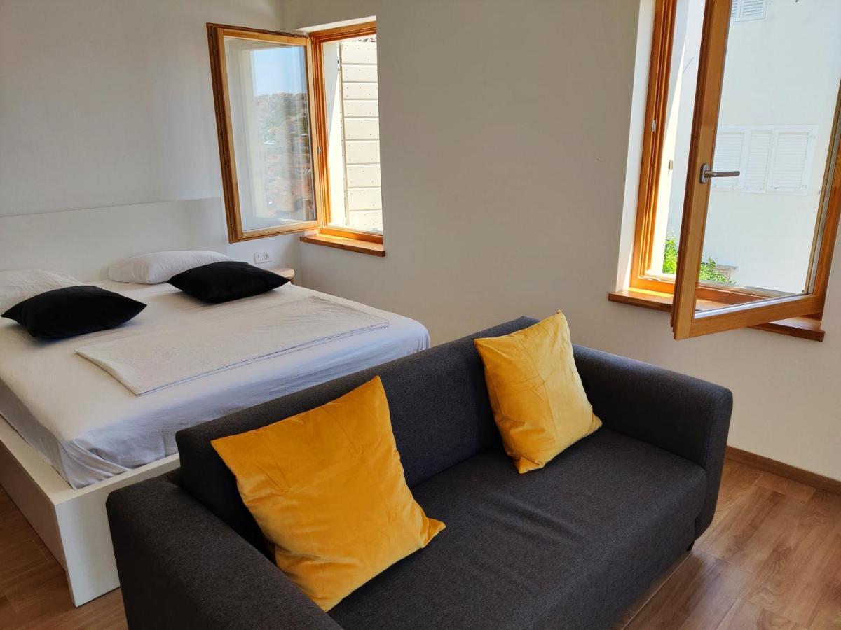 Brand New Apt W Balcony & Perfect Seaview At Center Hvar Town Bagian luar foto