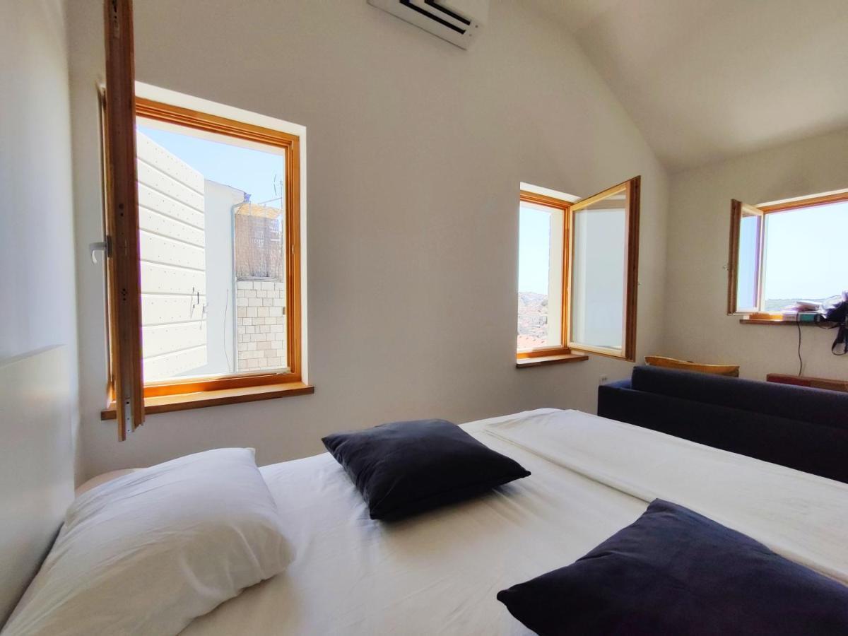 Brand New Apt W Balcony & Perfect Seaview At Center Hvar Town Bagian luar foto