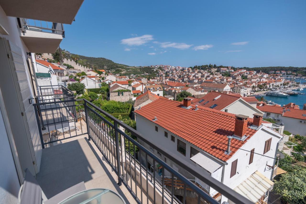 Brand New Apt W Balcony & Perfect Seaview At Center Hvar Town Bagian luar foto
