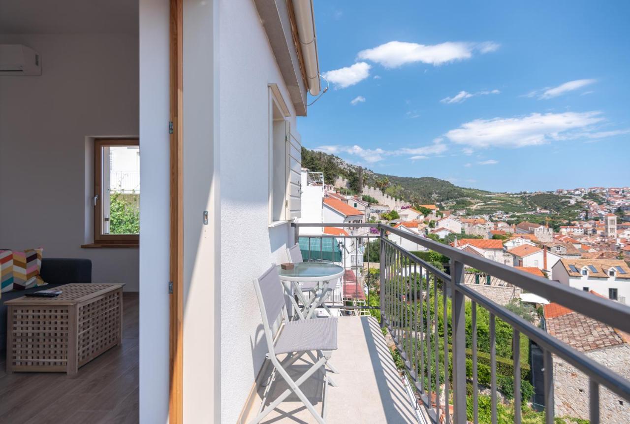 Brand New Apt W Balcony & Perfect Seaview At Center Hvar Town Bagian luar foto