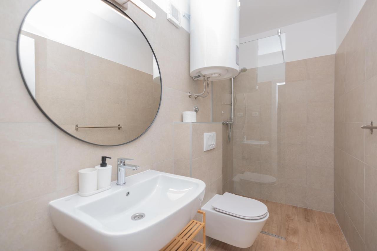 Brand New Apt W Balcony & Perfect Seaview At Center Hvar Town Bagian luar foto