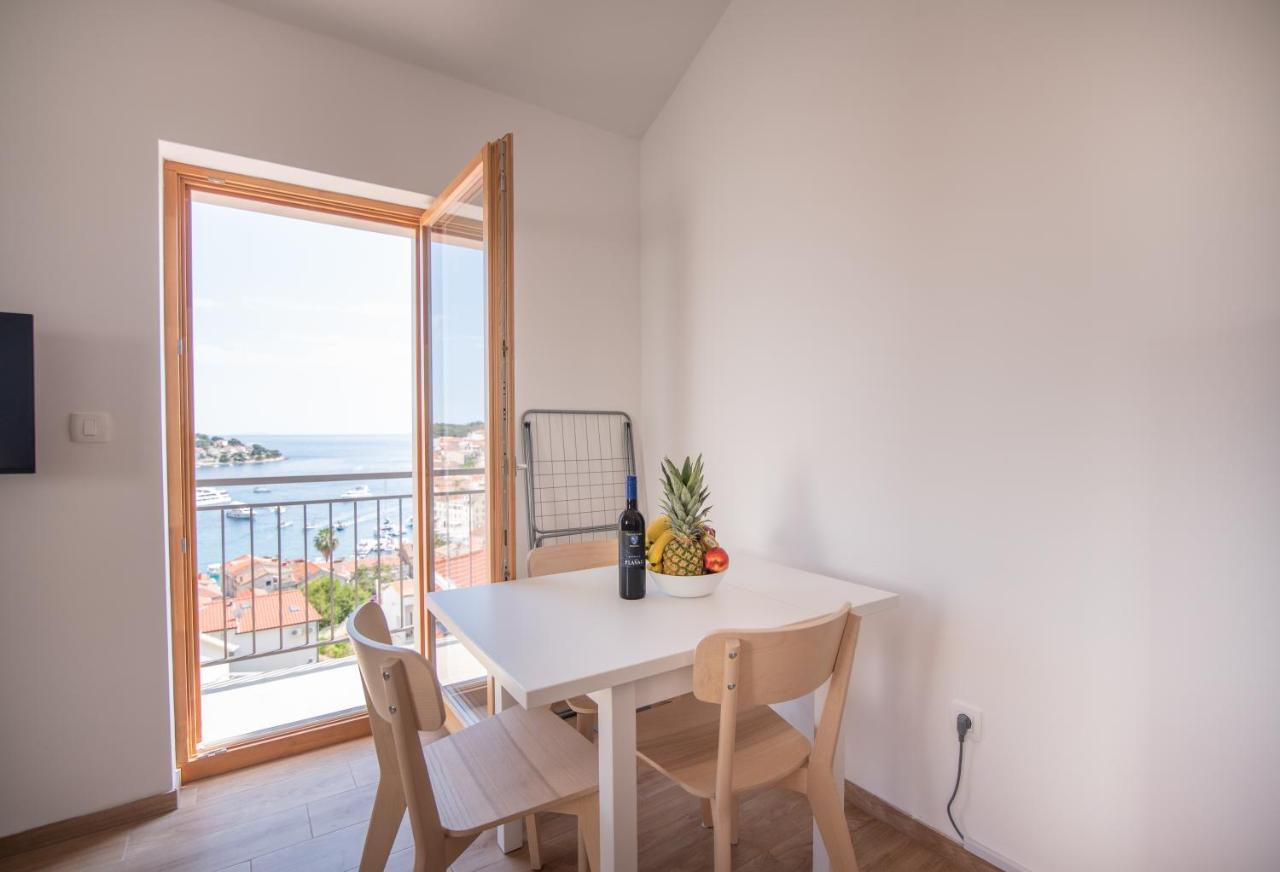 Brand New Apt W Balcony & Perfect Seaview At Center Hvar Town Bagian luar foto