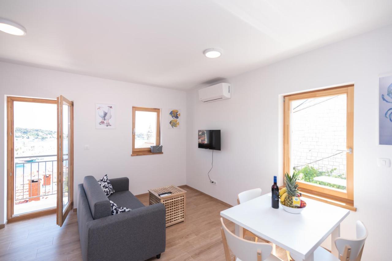 Brand New Apt W Balcony & Perfect Seaview At Center Hvar Town Bagian luar foto