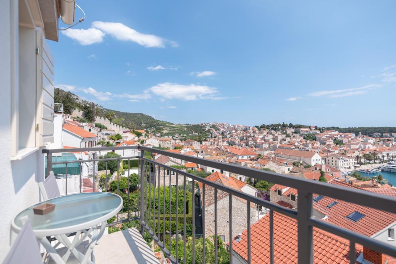 Brand New Apt W Balcony & Perfect Seaview At Center Hvar Town Bagian luar foto