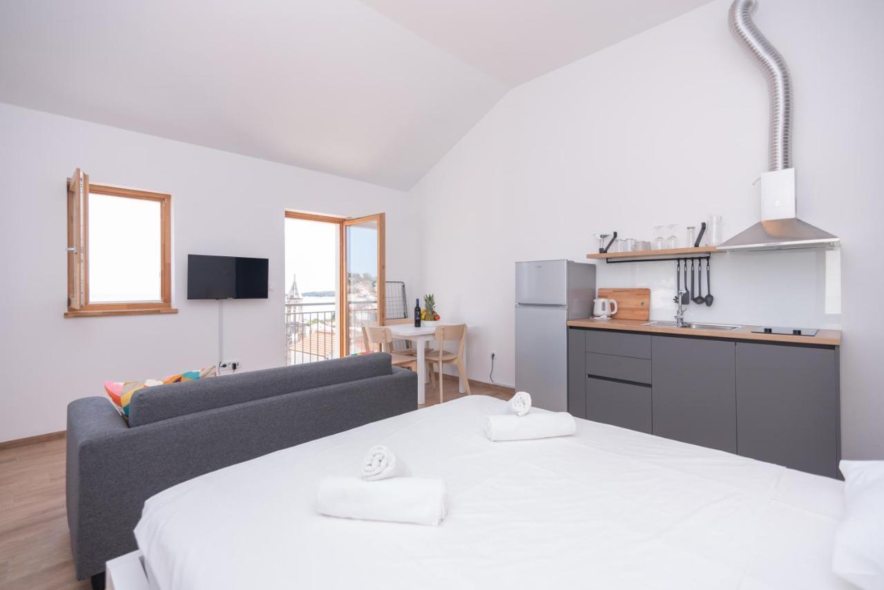 Brand New Apt W Balcony & Perfect Seaview At Center Hvar Town Bagian luar foto