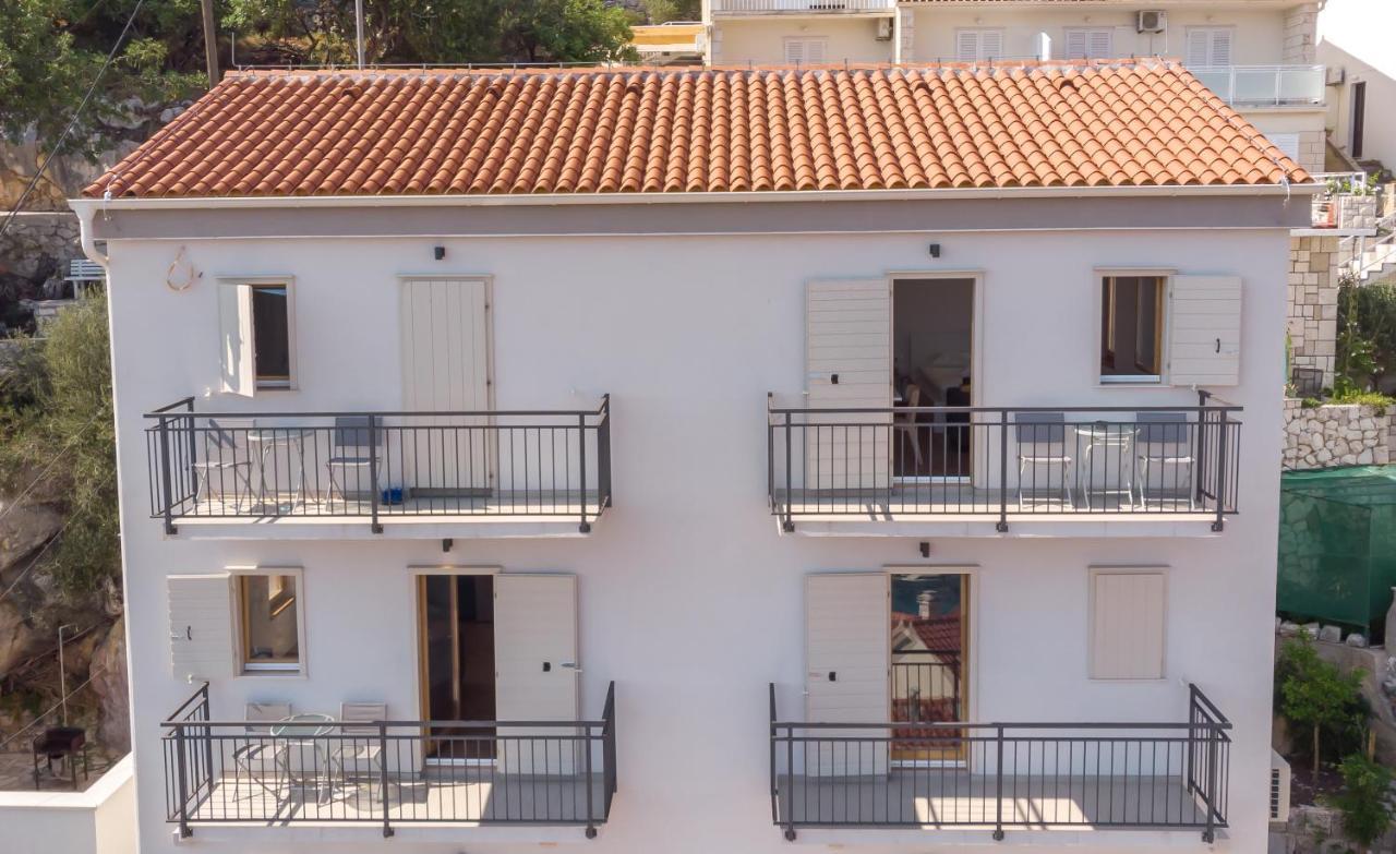 Brand New Apt W Balcony & Perfect Seaview At Center Hvar Town Bagian luar foto