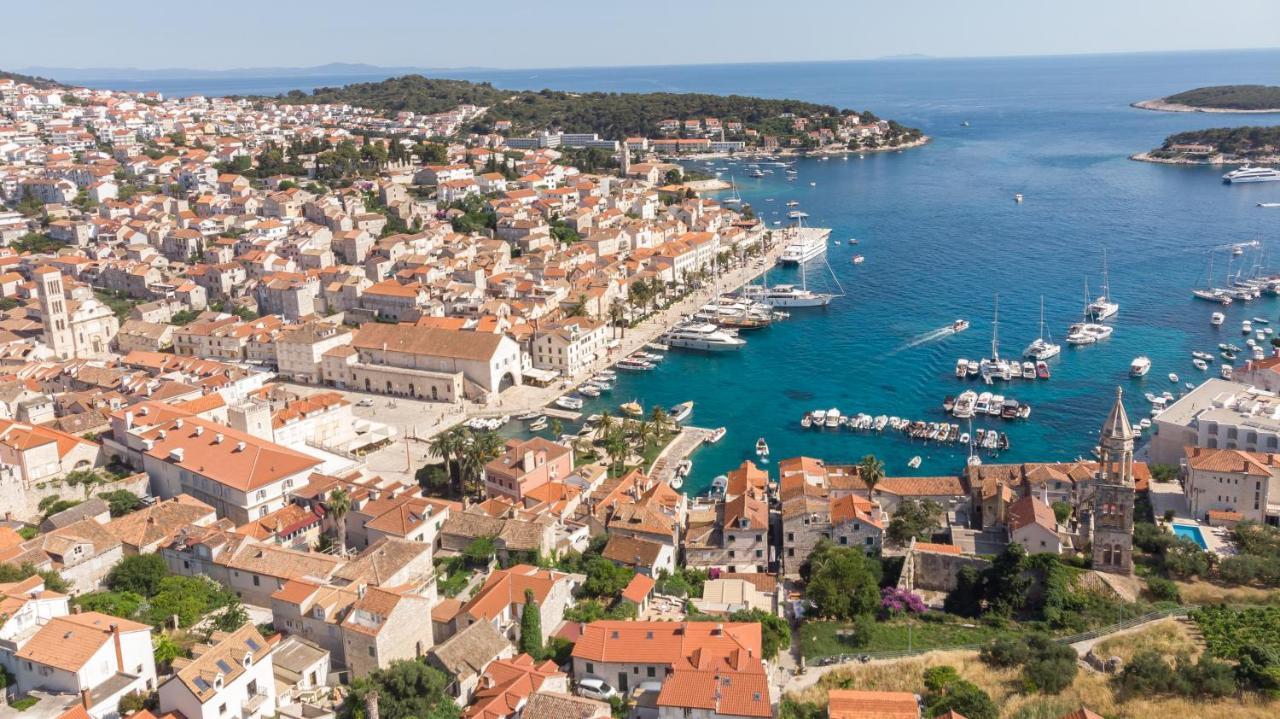 Brand New Apt W Balcony & Perfect Seaview At Center Hvar Town Bagian luar foto