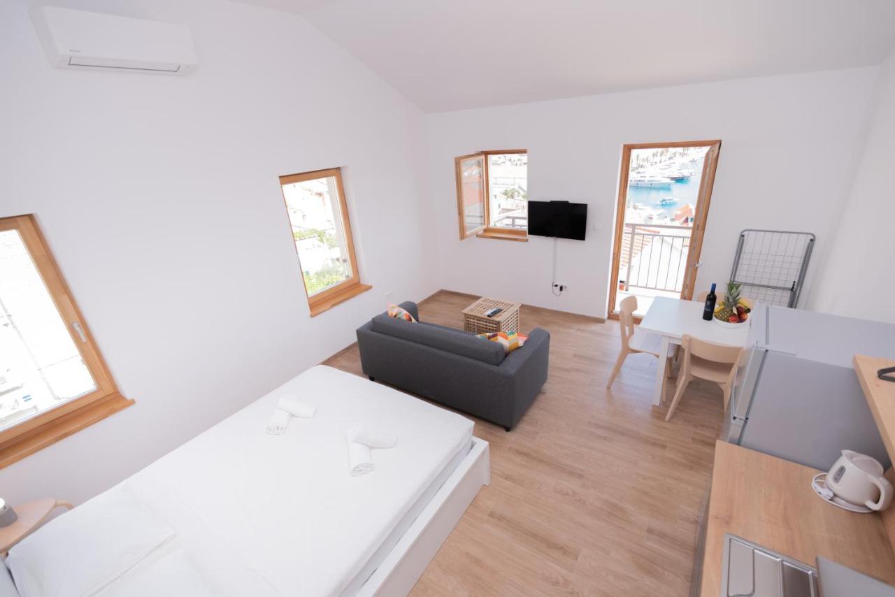 Brand New Apt W Balcony & Perfect Seaview At Center Hvar Town Bagian luar foto
