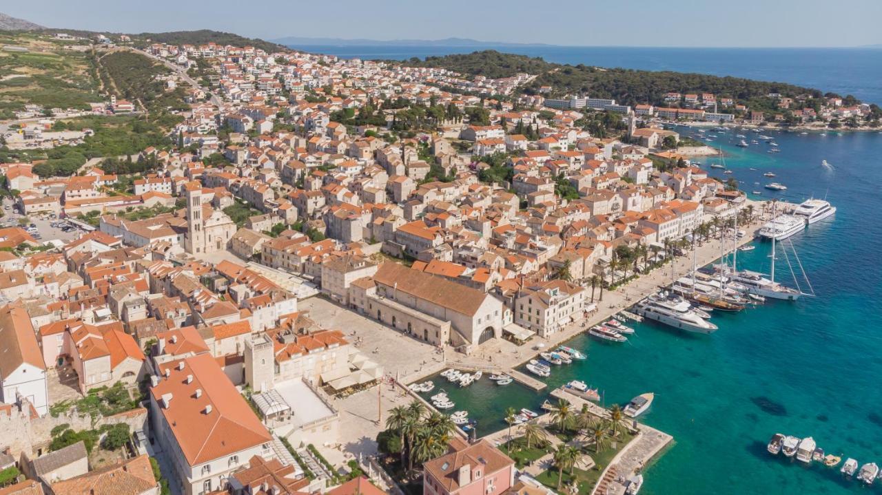 Brand New Apt W Balcony & Perfect Seaview At Center Hvar Town Bagian luar foto